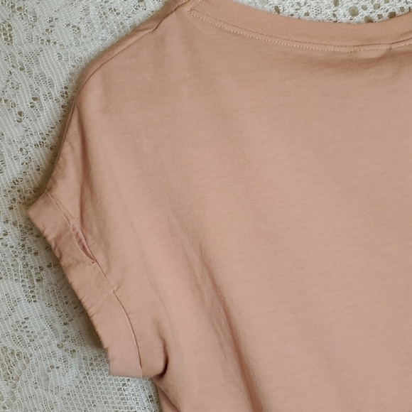 4/$20 Divided H&M crop top with keyhole cutout - Picture 11 of 14